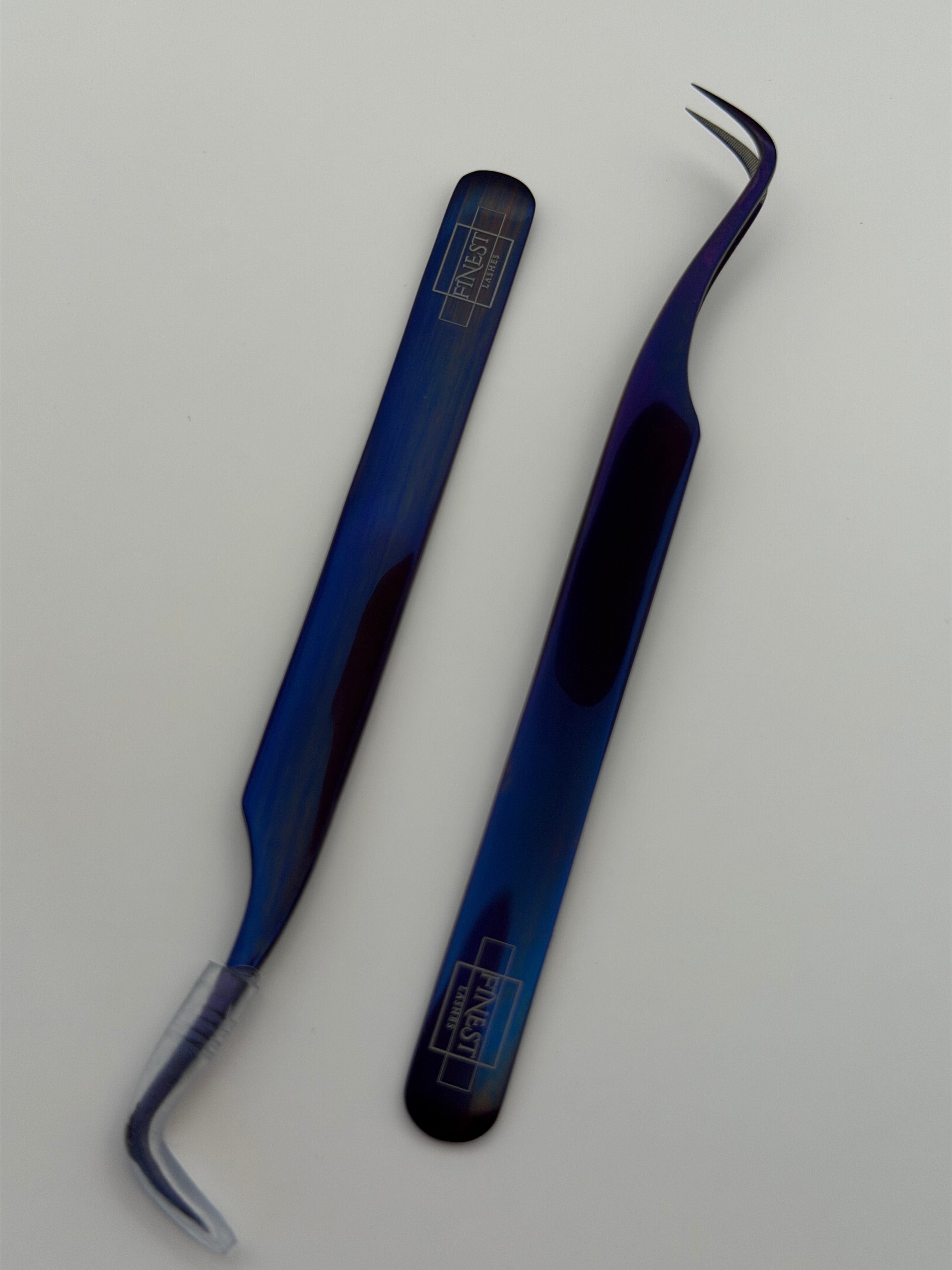 Curved Volume Pincet – Deep Blue Metallic (Micro grip)